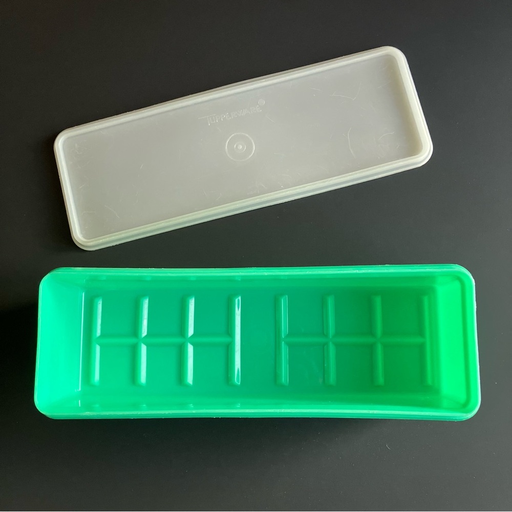 Vintage Tupperware Jadeite Celery Keeper 892-6